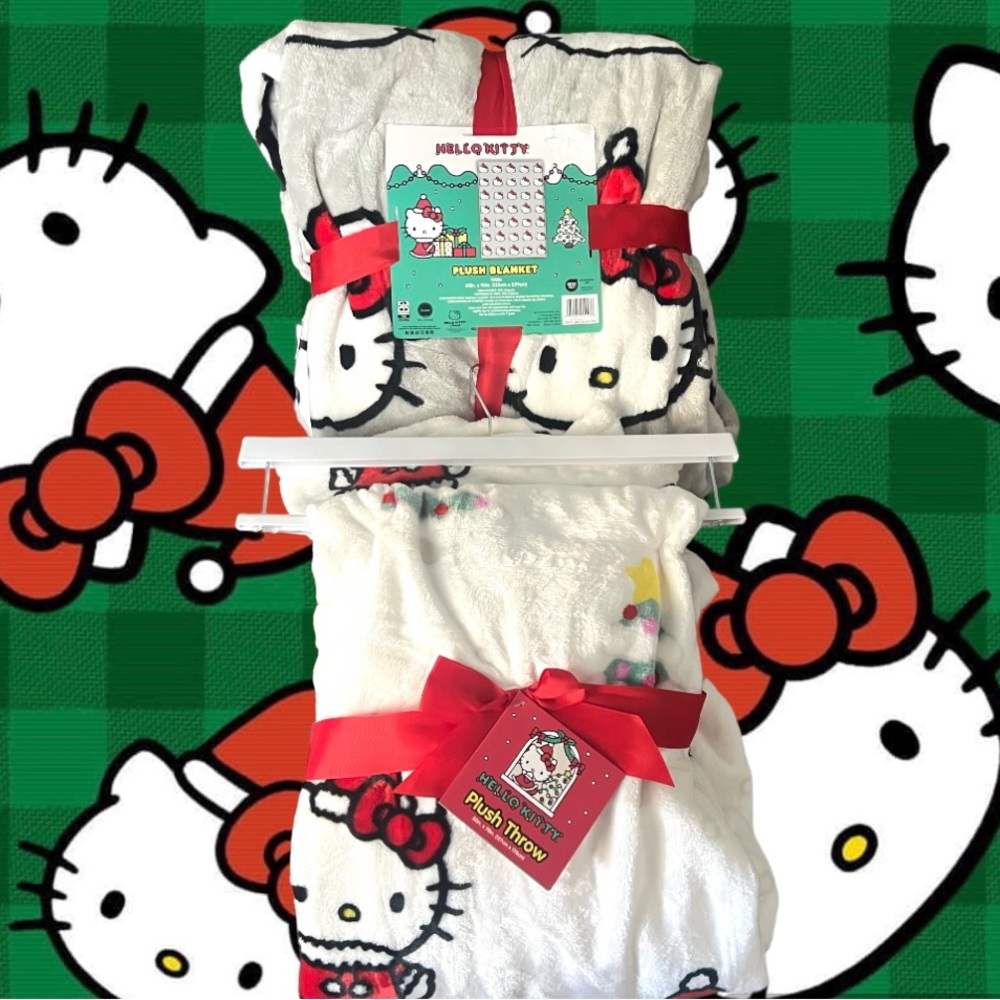Hello Kitty Christmas blanket bundle